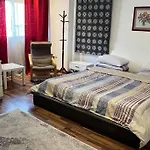 3 Bedroom Apt Excellent Location Near To Malls