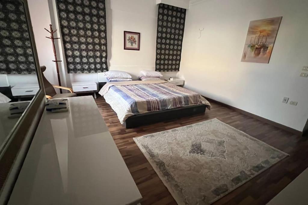 3 Bedroom Excellent Location Near To Malls Apartment *