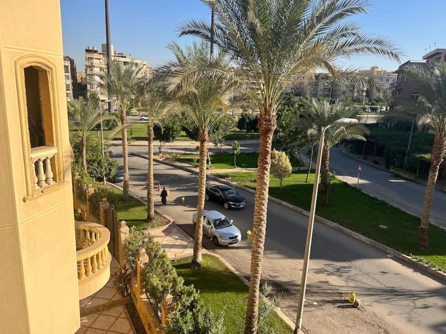 Apartment 3 Bedroom Excellent Location Near To Malls *
